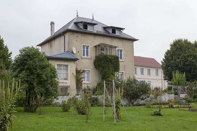 Façade postérieure, de trois quarts gauche. © Yves Sancey / Région Bourgogne-Franche-Comté, Inventaire du patrimoine - 2013