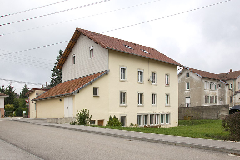 Façades postérieure et latérale gauche. © Yves Sancey / Région Bourgogne-Franche-Comté, Inventaire du patrimoine - 2013