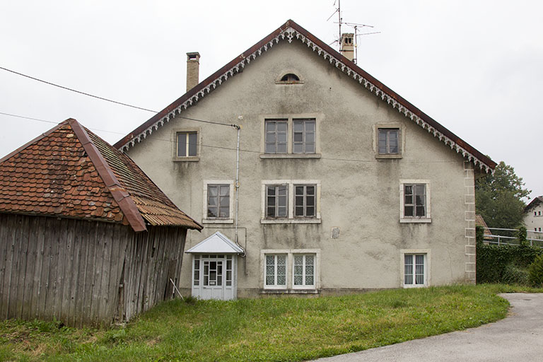 Façade latérale droite. © Yves Sancey / Région Bourgogne-Franche-Comté, Inventaire du patrimoine - 2013