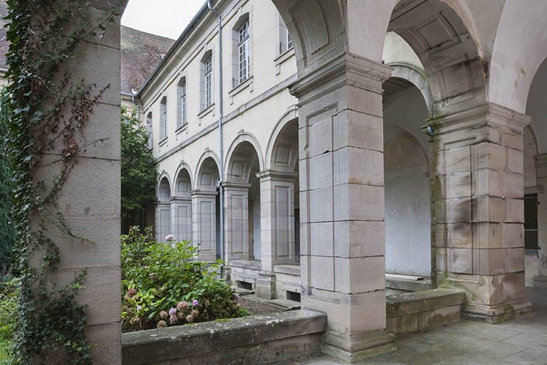 Galerie est depuis la galerie sud. © Mary Ruffinoni / Région Bourgogne-Franche-Comté, Inventaire du patrimoine - 2013