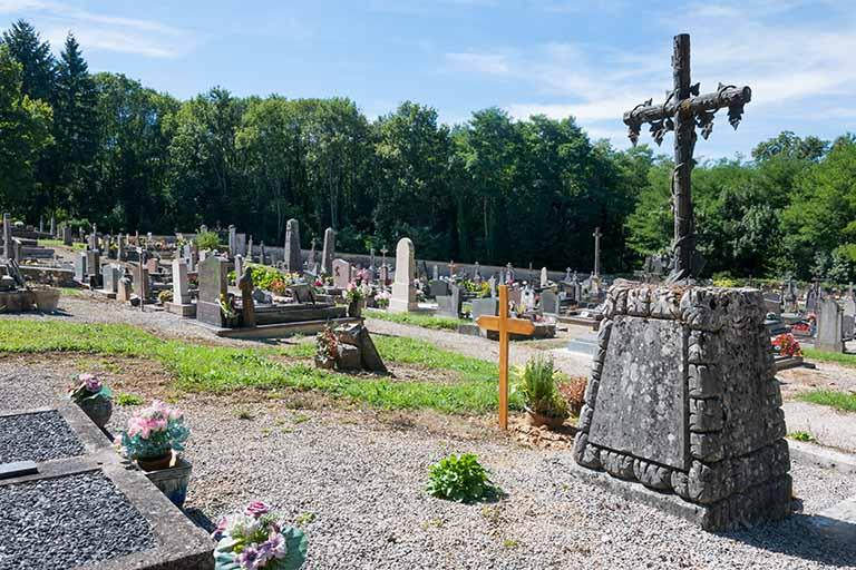 Vue générale Est © Jérôme Mongreville / Région Bourgogne-Franche-Comté, Inventaire du patrimoine - 2013 Vue générale Est © Jérôme Mongreville / Région Bourgogne-Franche-Comté, Inventaire du patrimoine - 2013