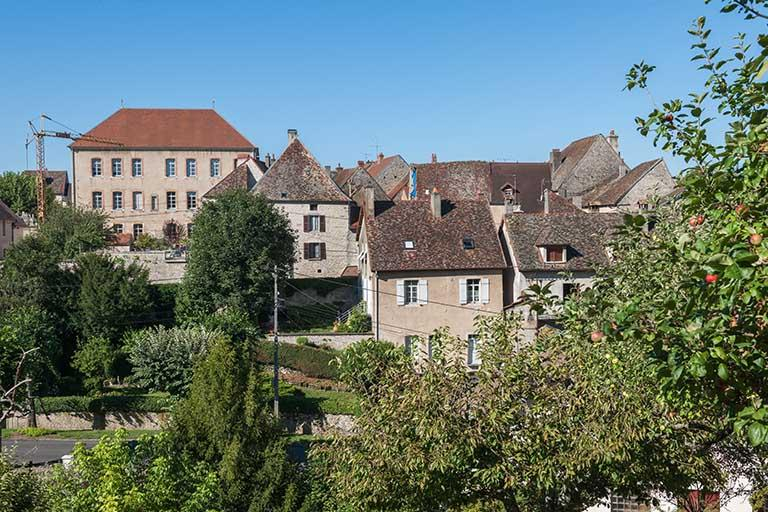 La ville haute, l'école Ménans © Jérôme Mongreville / Région Bourgogne-Franche-Comté, Inventaire du patrimoine - 2013