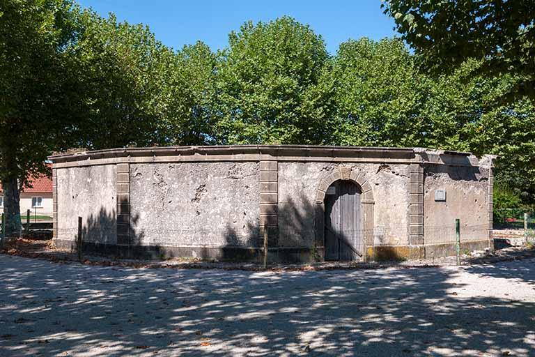 Vue sud-est © Jérôme Mongreville / Région Bourgogne-Franche-Comté, Inventaire du patrimoine - 2013