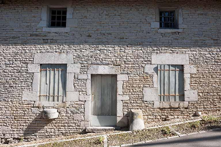 Façade ouest © Jérôme Mongreville / Région Bourgogne-Franche-Comté, Inventaire du patrimoine - 2013 Façade ouest © Jérôme Mongreville / Région Bourgogne-Franche-Comté, Inventaire du patrimoine - 2013