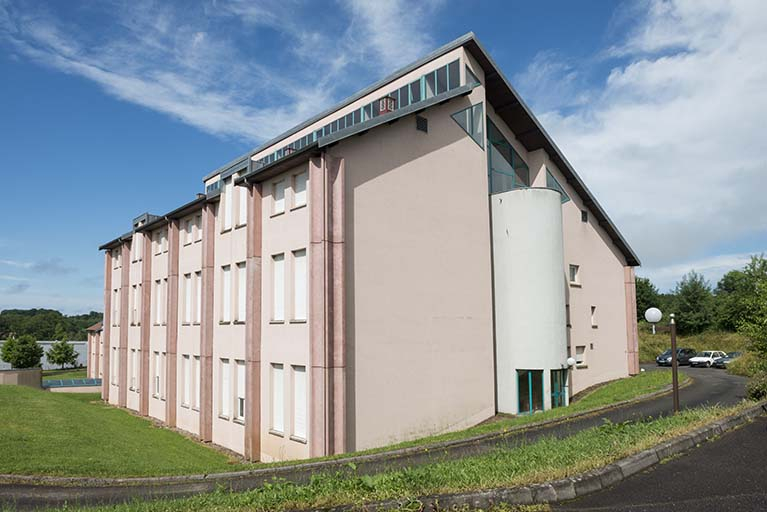 Angle est de l'internat de filles et des logements de fonction et infirmerie. © Mary Ruffinoni / Région Bourgogne-Franche-Comté, Inventaire du patrimoine - 2013