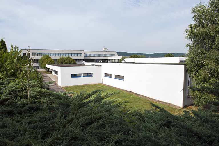 Angle nord-est, façade est de la restauration, façade nord de l'externat. © Mary Ruffinoni / Région Bourgogne-Franche-Comté, Inventaire du patrimoine - 2013