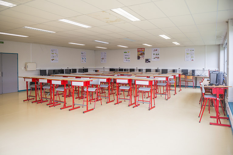 Salle de classe. © Mary Ruffinoni / Région Bourgogne-Franche-Comté, Inventaire du patrimoine - 2013