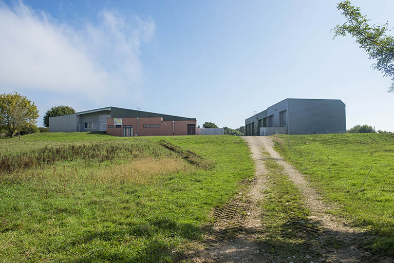Vue d'ensemble, depuis les serres, à l'ouest. © Mary Ruffinoni / Région Bourgogne-Franche-Comté, Inventaire du patrimoine - 2013