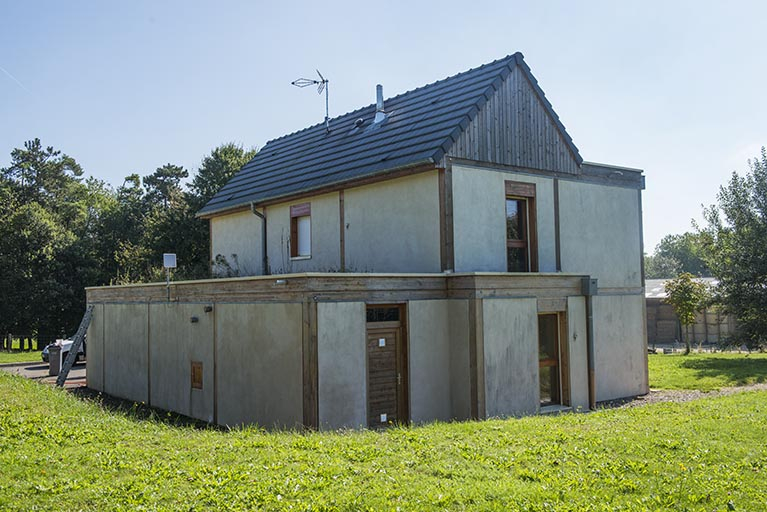 Angle nord-ouest de la maison verte. © Mary Ruffinoni / Région Bourgogne-Franche-Comté, Inventaire du patrimoine - 2013