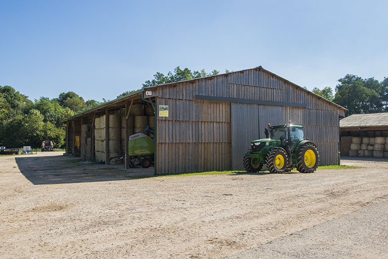 Angle nord-ouest, pignon ouest du hangar à matériel est. © Mary Ruffinoni / Région Bourgogne-Franche-Comté, Inventaire du patrimoine - 2013