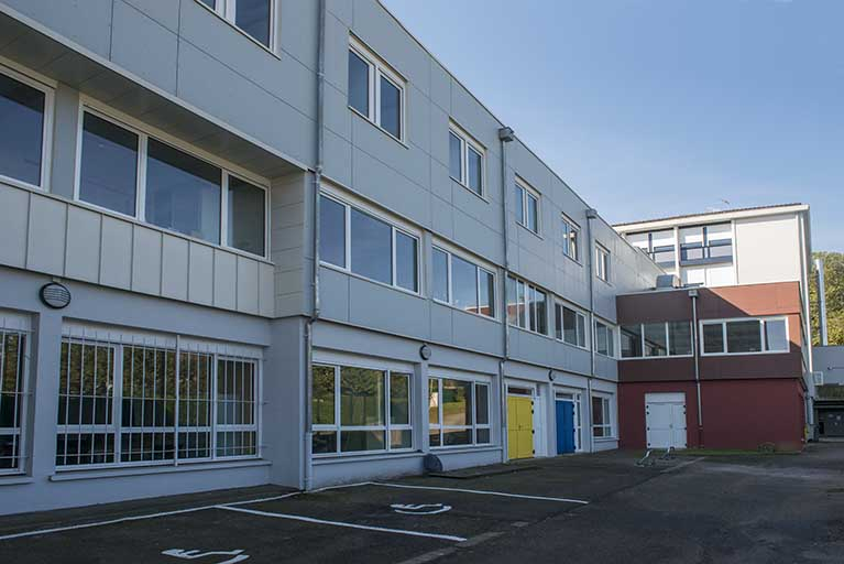 Détail de la façade nord du bâtiment du cfa et cfppa. © Mary Ruffinoni / Région Bourgogne-Franche-Comté, Inventaire du patrimoine - 2013