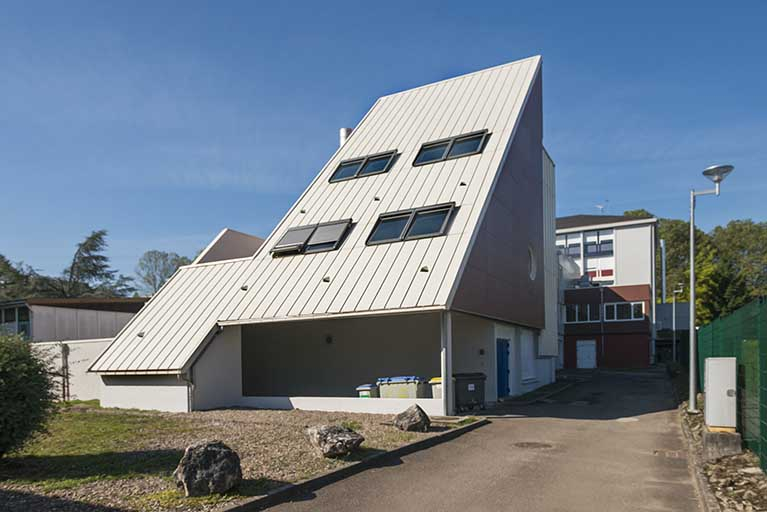 Angles nord-est du bâtiment du cfa et cfppa. © Mary Ruffinoni / Région Bourgogne-Franche-Comté, Inventaire du patrimoine - 2013