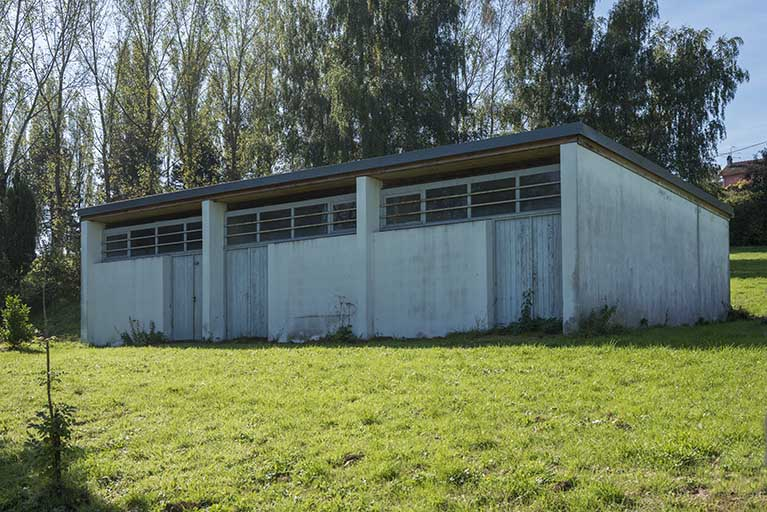 Angle nord-ouest et façade nord-est du dépôt. © Mary Ruffinoni / Région Bourgogne-Franche-Comté, Inventaire du patrimoine - 2013