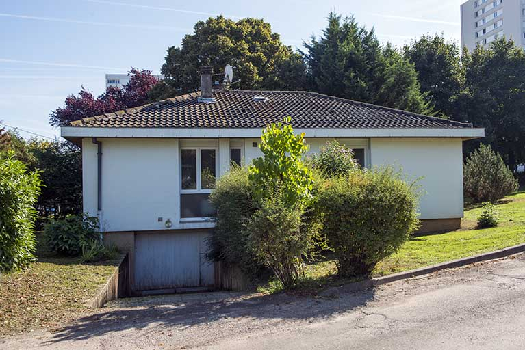 Façade ouest du pavillon logement. © Mary Ruffinoni / Région Bourgogne-Franche-Comté, Inventaire du patrimoine - 2013