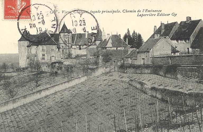 Vue sud-ouest sur une carte postale ancienne © Sabrina Dalibard / Archives départementales de la Haute-Saône - 2013