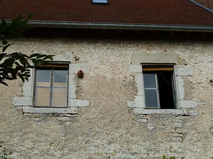 Détail des baies de l'étage de la façade sud © Sabrina Dalibard / Région Bourgogne-Franche-Comté, Inventaire du patrimoine - 2013 Détail des baies de l'étage de la façade sud © Sabrina Dalibard / Région Bourgogne-Franche-Comté, Inventaire du patrimoine - 2013