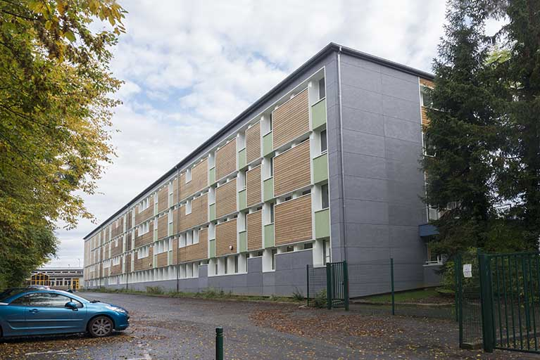  Angle sud-ouest et façade ouest de l'externat et internat de filles. © Mary Ruffinoni / Région Bourgogne-Franche-Comté, Inventaire du patrimoine - 2013