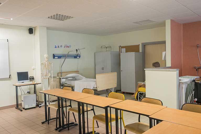 Salle d'enseignement de l'externat du pôle sanitaire et social. © Mary Ruffinoni / Région Bourgogne-Franche-Comté, Inventaire du patrimoine - 2013