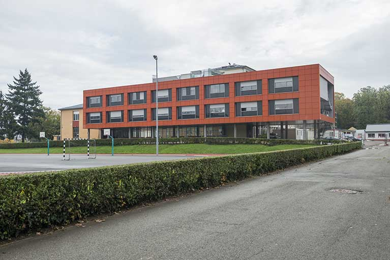 Façade ouest est et angle sud-ouest du pôle scientifique. © Mary Ruffinoni / Région Bourgogne-Franche-Comté, Inventaire du patrimoine - 2013