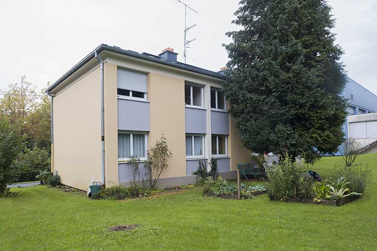 Angle sud-ouest du bloc de logements au nord. © Mary Ruffinoni / Région Bourgogne-Franche-Comté, Inventaire du patrimoine - 2013