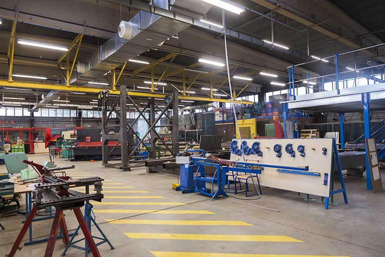 Dans l'atelier de chaudronnerie. © Mary Ruffinoni / Région Bourgogne-Franche-Comté, Inventaire du patrimoine - 2013