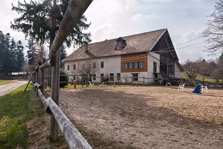Vue d'ensemble, depuis l'ouest. © Jérôme Mongreville / Région Bourgogne-Franche-Comté, Inventaire du patrimoine - 2014