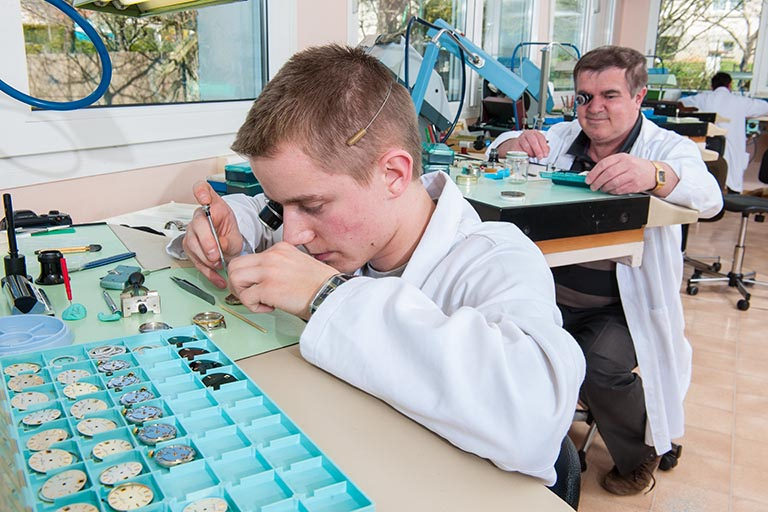 Horlogers au travail. © Jérôme Mongreville / Région Bourgogne-Franche-Comté, Inventaire du patrimoine - 2014