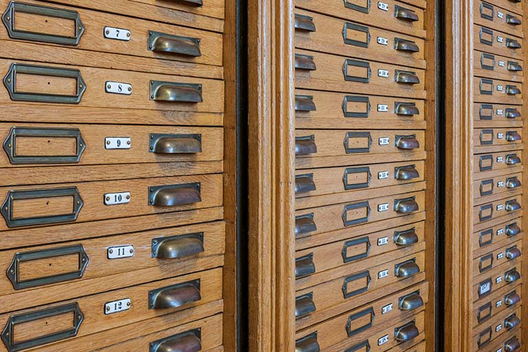 Layette d'horloger : détail des tiroirs. © Jérôme Mongreville / Région Bourgogne-Franche-Comté, Inventaire du patrimoine - 2014
