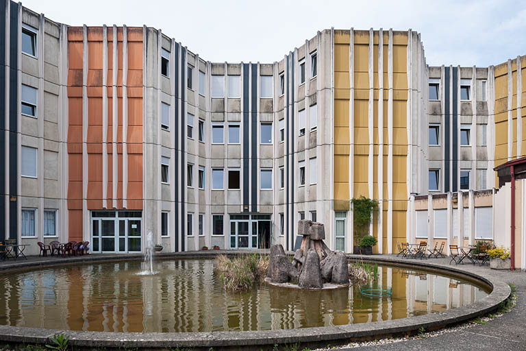 Le bassin et sa sculpture. © Jérôme Mongreville / Région Bourgogne-Franche-Comté, Inventaire du patrimoine - 2014