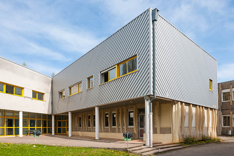 Détail de la façade antérieure de l'externat ouest. © Jérôme Mongreville / Région Bourgogne-Franche-Comté, Inventaire du patrimoine - 2014