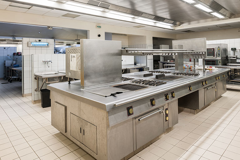 Cuisine du restaurant d'application.  © Jérôme Mongreville / Région Bourgogne-Franche-Comté, Inventaire du patrimoine - 2014