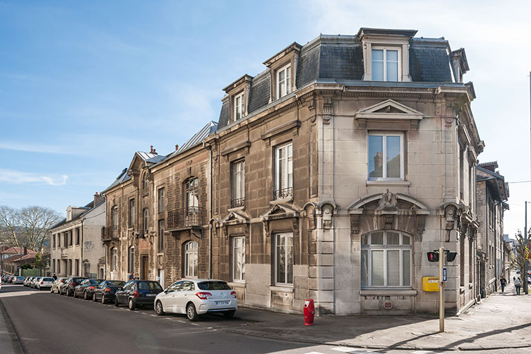 Bâtiment de l'administration : façade sur la rue Delavelle, depuis le nord. © Jérôme Mongreville / Région Bourgogne-Franche-Comté, Inventaire du patrimoine - 2014 Bâtiment de l'administration : façade sur la rue Delavelle, depuis le nord. © Jérôme Mongreville / Région Bourgogne-Franche-Comté, Inventaire du patrimoine - 2014