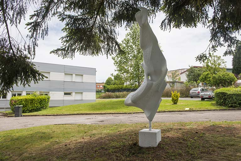 L'oeuvre dans son site : face postérieure. © Mary Ruffinoni / Région Bourgogne-Franche-Comté, Inventaire du patrimoine - 2014