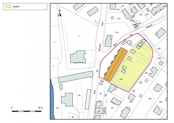 Plan-masse et de situation. Extrait du plan cadastral numérisé, section AM, échelle 1:1000. © Mathias Papigny / Région Bourgogne-Franche-Comté, Inventaire du patrimoine - 2014