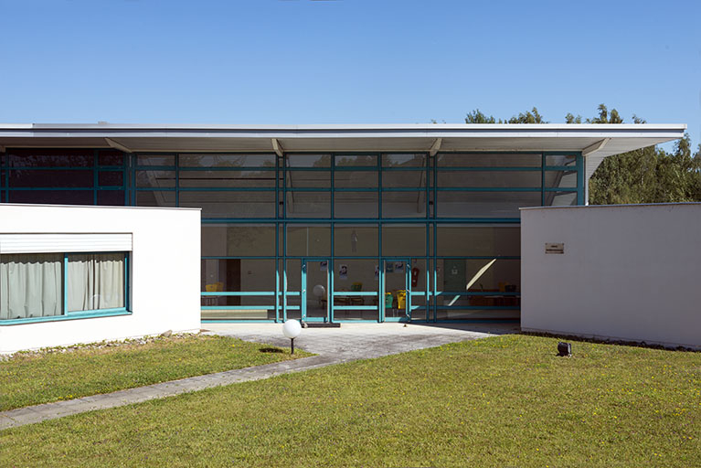 Détail façades sud des bâtiments de plasturgie.(ex-Léger) © Mary Ruffinoni / Région Bourgogne-Franche-Comté, Inventaire du patrimoine - 2014