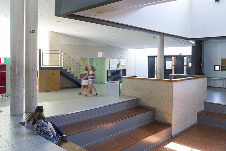 Vue intérieure du hall d'entrée. © Sonia Dourlot / Région Bourgogne-Franche-Comté, Inventaire du patrimoine - 2014