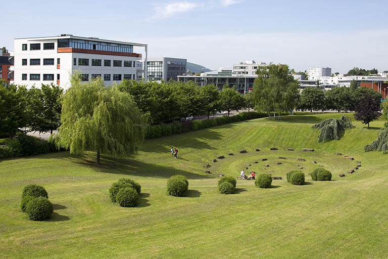 Vue partielle sur l'installation paysagère, depuis le nord-est. © Sonia Dourlot / Région Bourgogne-Franche-Comté, Inventaire du patrimoine - 2014