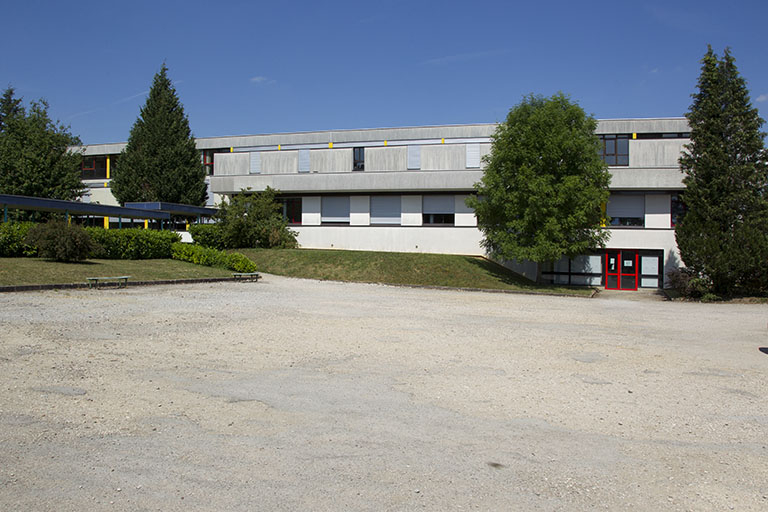Façade ouest du bâtiment d'internat de garçons et d'externat. © Sonia Dourlot / Région Bourgogne-Franche-Comté, Inventaire du patrimoine - 2014