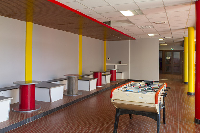 Aire de détente à côté de l'amphithéâtre. © Sonia Dourlot / Région Bourgogne-Franche-Comté, Inventaire du patrimoine - 2014