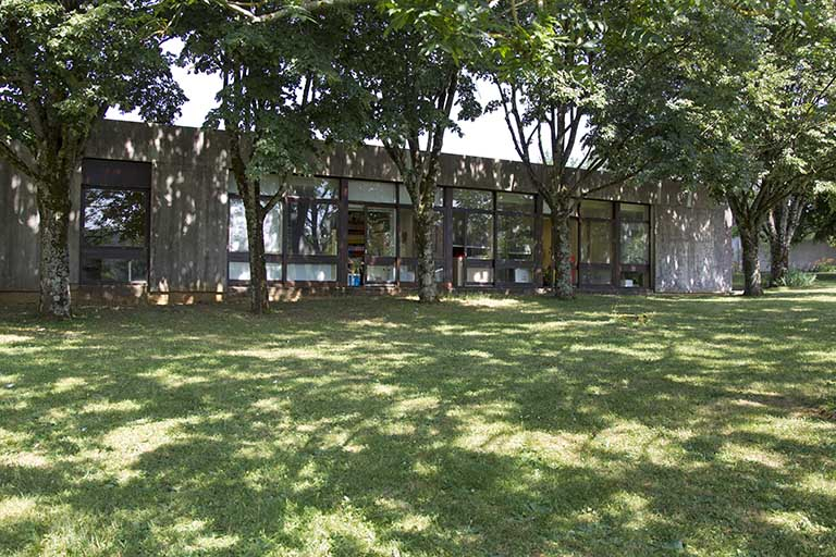 Façade postérieure - ouest - de l'administration. © Sonia Dourlot / Région Bourgogne-Franche-Comté, Inventaire du patrimoine - 2014