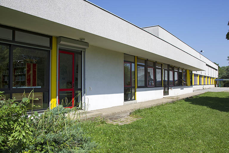 Angle sud-est de l'internat de filles et centre de documentation et d'information. © Sonia Dourlot / Région Bourgogne-Franche-Comté, Inventaire du patrimoine - 2014