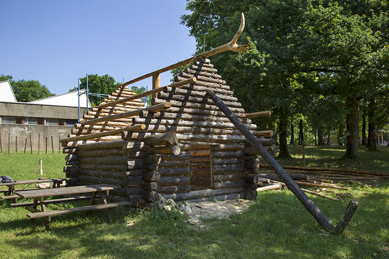 Au sud de l'atelier, travaux d'élèves. © Sonia Dourlot / Région Bourgogne-Franche-Comté, Inventaire du patrimoine - 2014
