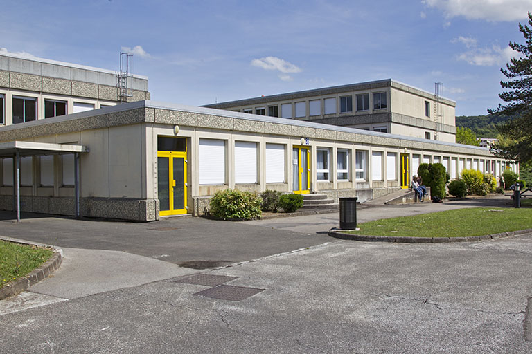 Façade ouest du bâtiment d'enseignement bio services.  © Sonia Dourlot / Région Bourgogne-Franche-Comté, Inventaire du patrimoine - 2014