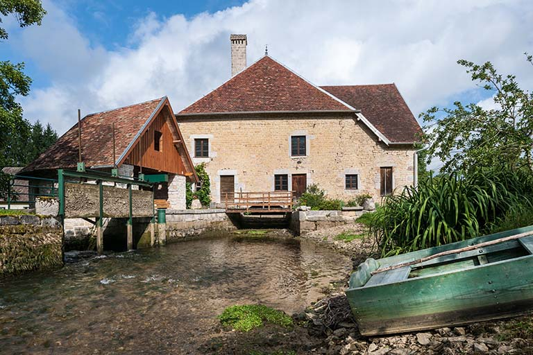 Vue rapprochée depuis le sud-est. © Jérôme Mongreville / Région Bourgogne-Franche-Comté, Inventaire du patrimoine - 2014