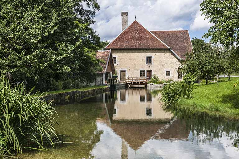 Vue d'ensemble depuis l'amont. © Jérôme Mongreville / Région Bourgogne-Franche-Comté, Inventaire du patrimoine - 2014