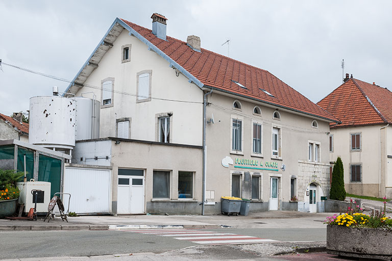 Vue depuis le sud-ouest. © Jérôme Mongreville / Région Bourgogne-Franche-Comté, Inventaire du patrimoine - 2014