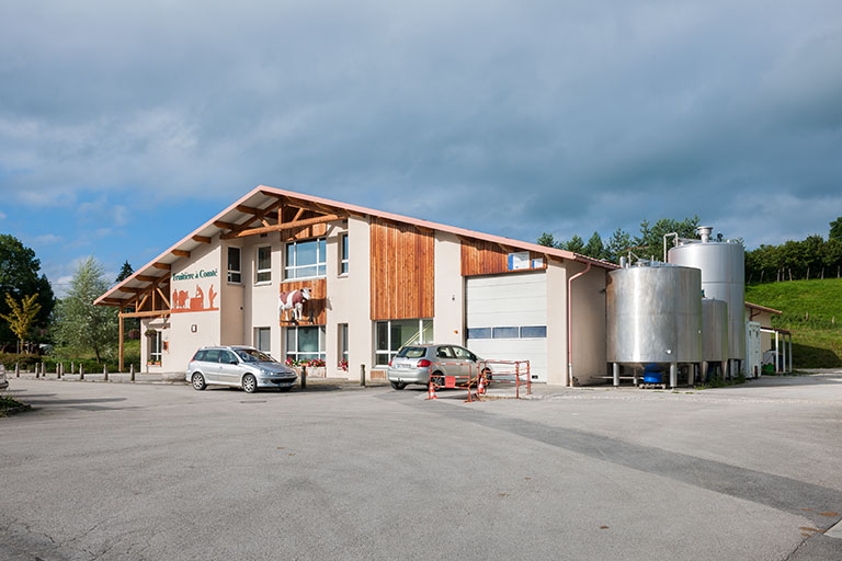 Vue de trois quarts droite. © Jérôme Mongreville / Région Bourgogne-Franche-Comté, Inventaire du patrimoine - 2014