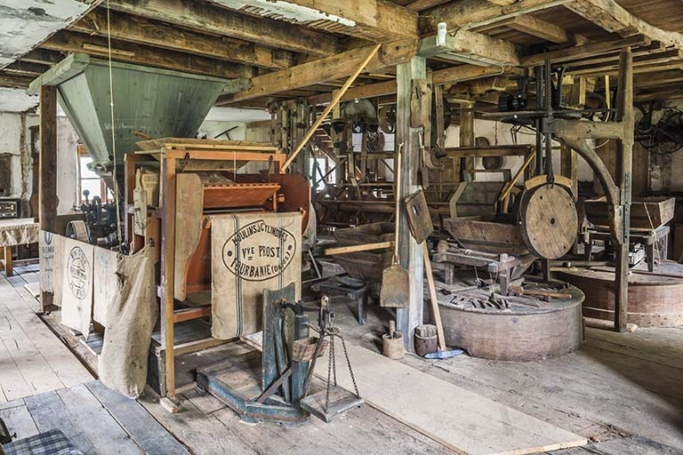 Atelier du moulin. Vue depuis l'entrée. © Jérôme Mongreville / Région Bourgogne-Franche-Comté, Inventaire du patrimoine - 2014