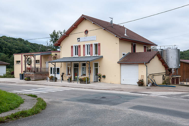 Vue de trois quarts droite. © Jérôme Mongreville / Région Bourgogne-Franche-Comté, Inventaire du patrimoine - 2014