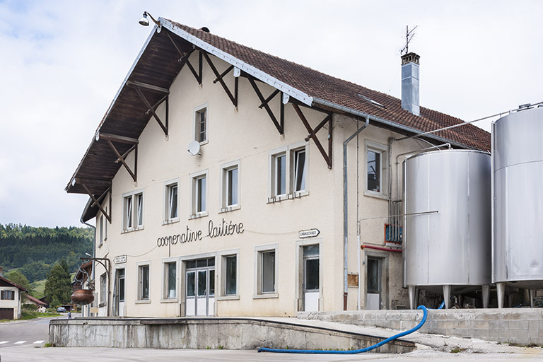 Vue de trois quarts droite. © Jérôme Mongreville / Région Bourgogne-Franche-Comté, Inventaire du patrimoine - 2014